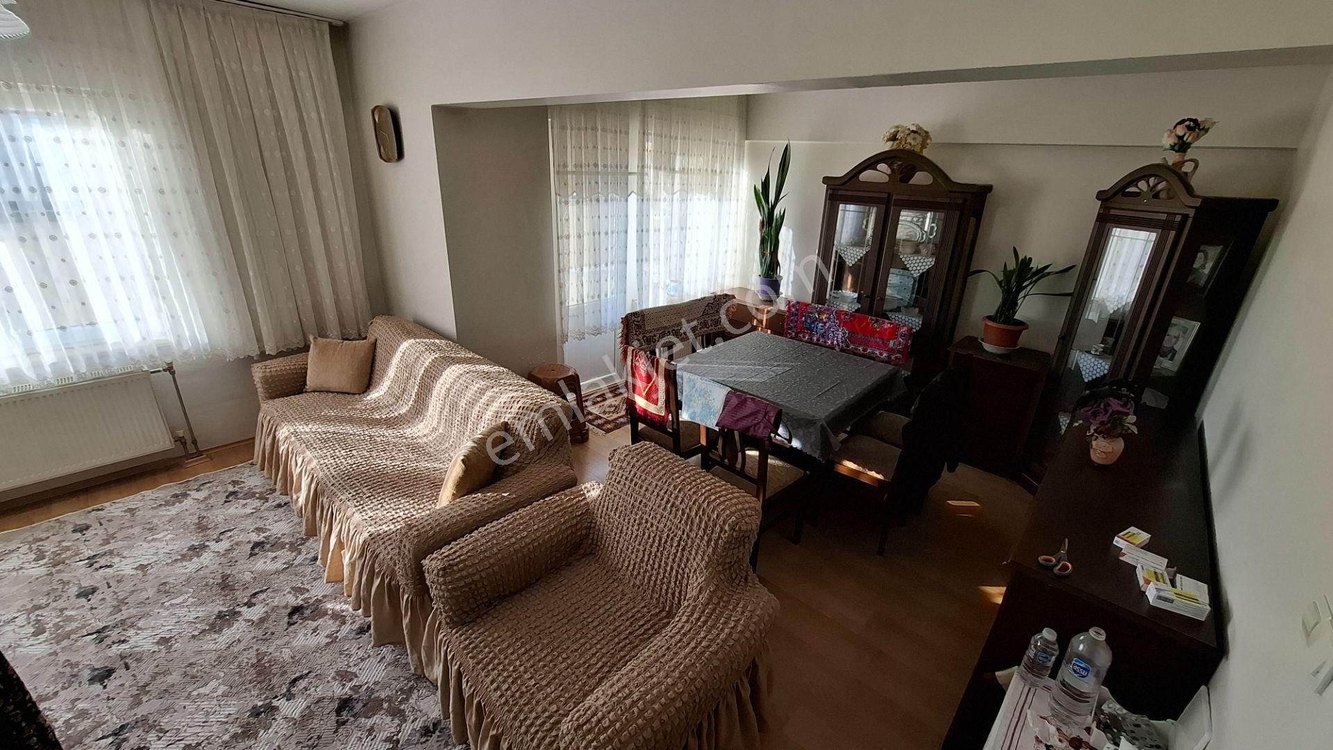 Sahibinden Satılık 2+1 Ayşakadın Karakol Durağında Ara Kat Daire
