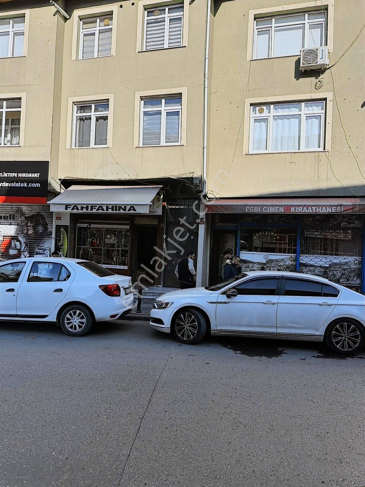 Ademyavuz Caddesi Üzeri Dükkan Ve Daire 97 M2 Arsası İle Satılık - Görsel 4