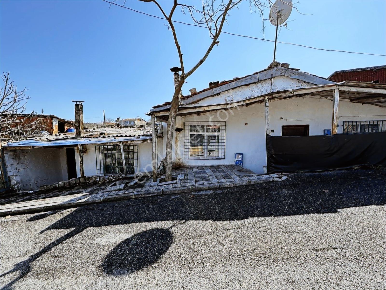 Ümraniye Topağacı Mh. 200m2 Gece Kondulu Satılık Arsa - Görsel 2