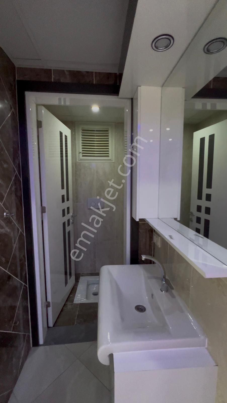 Kayalık Cadde Üzerinde 4+1 Balkonlu Teraslı Daire Satılıktır - Görsel 10