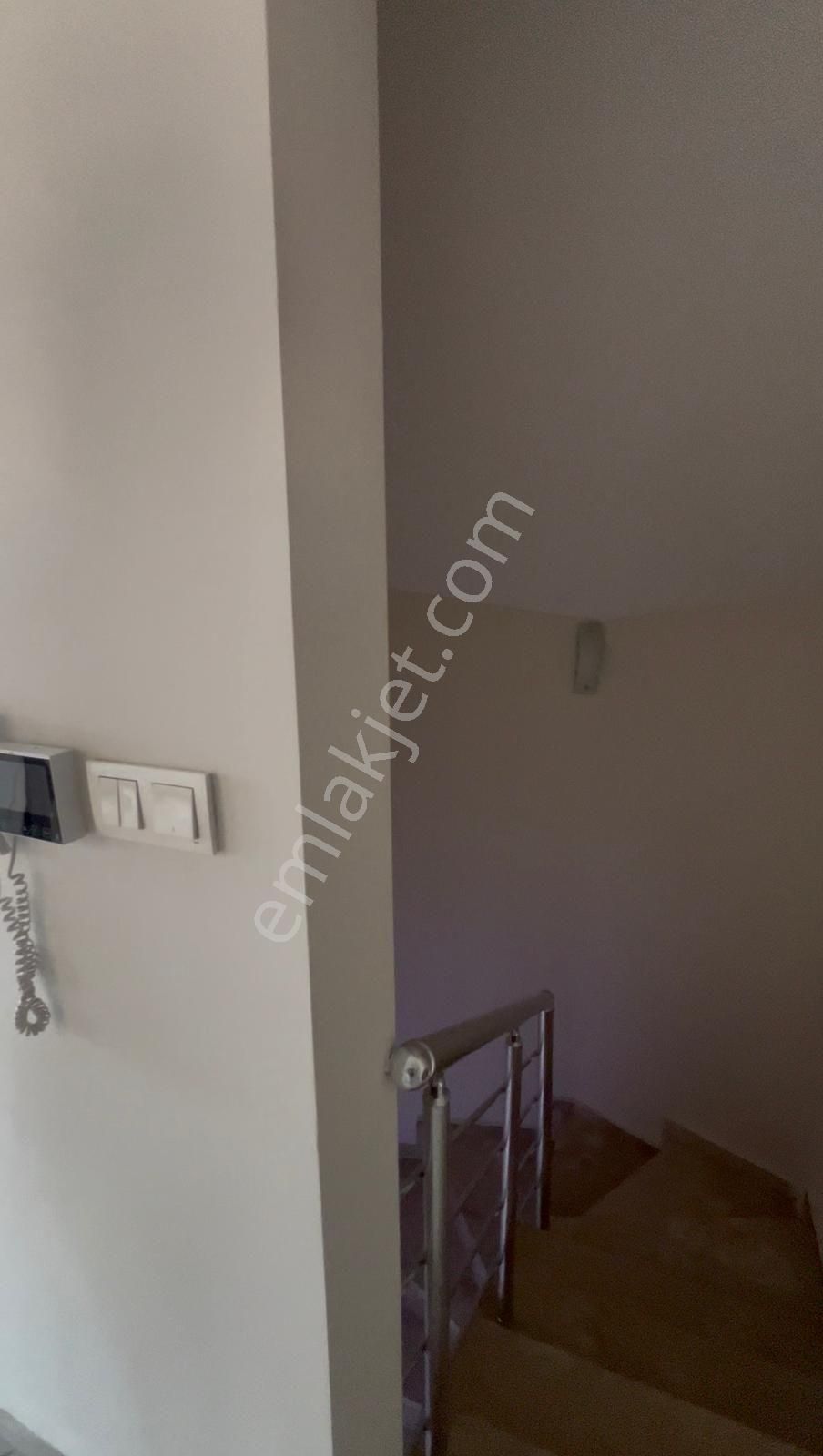 Kayalık Cadde Üzerinde 4+1 Balkonlu Teraslı Daire Satılıktır - Görsel 11