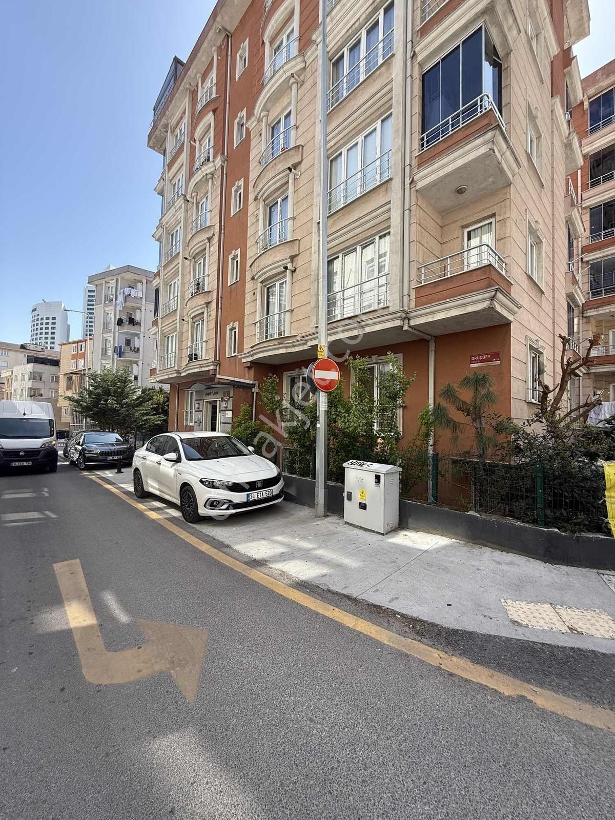 Ümraniye İnkılap Mahallesi 2+1 Açık Oto Parklı Satılık Daire - Görsel 4
