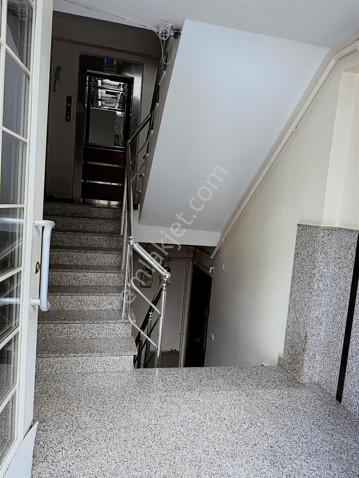 Ümraniye İnkılap Mahallesi 2+1 Açık Oto Parklı Satılık Daire - Görsel 10