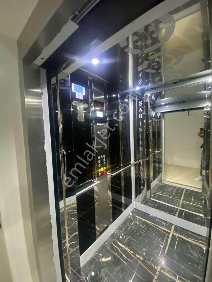 Metrobüse Yakın İskanı Alınmış Oturuma Hazır 1+1 Dairemiz - Görsel 9