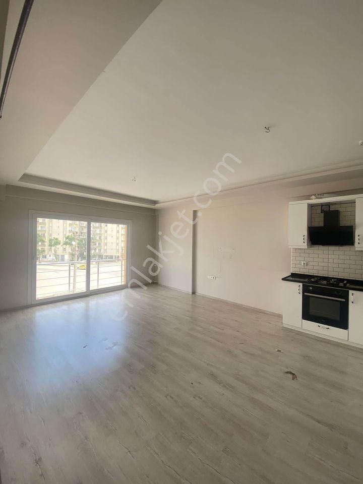 Metrobüse Yakın İskanı Alınmış Oturuma Hazır 1+1 Dairemiz - Görsel 2