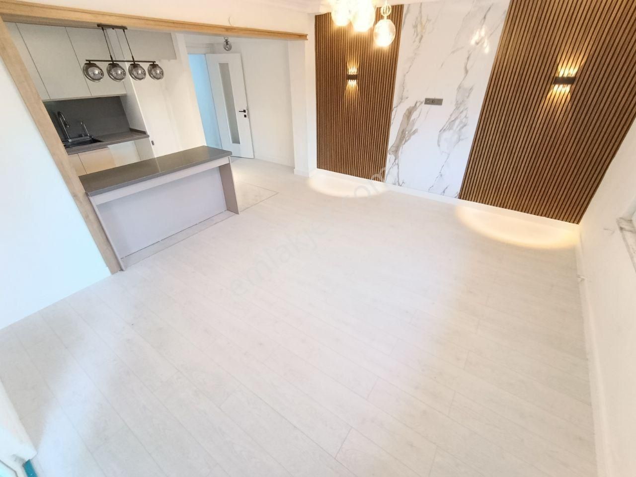 Altınkum Merkezde Ege Cafe Mevkii Full Yapılı Ön Cephe 2+1 Daire