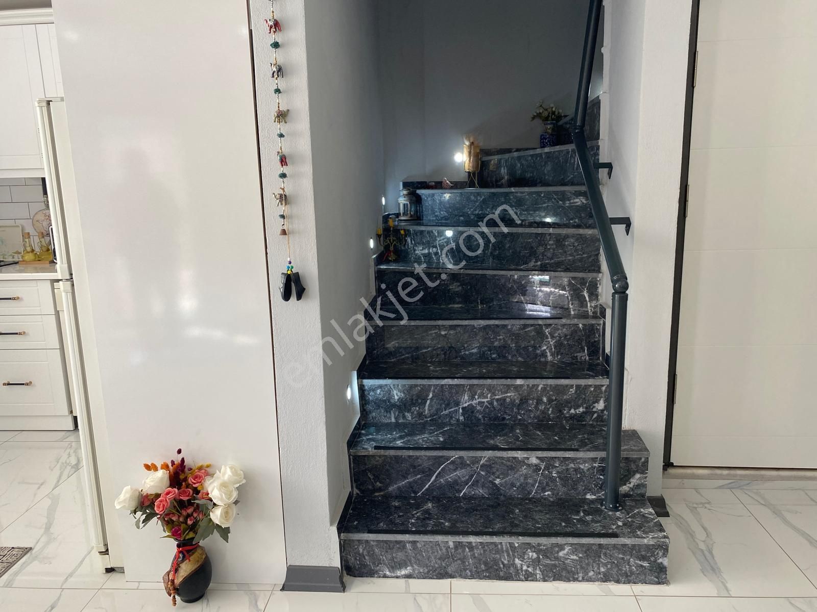 Kocaali Plajının Merkezinde Satılık Denize Sıfır Çatı Dubleksi - Görsel 7