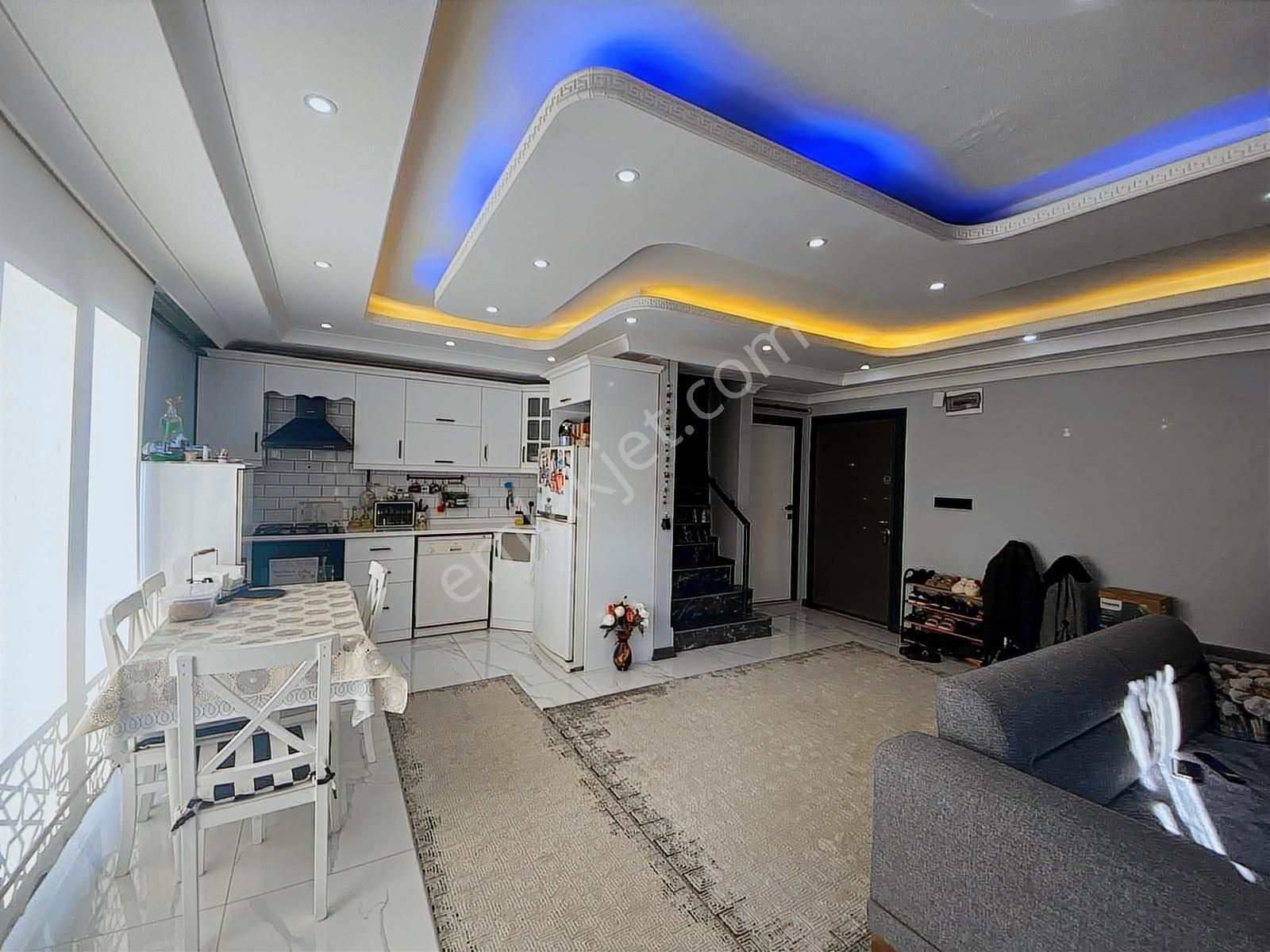 Kocaali Plajının Merkezinde Satılık Denize Sıfır Çatı Dubleksi - Görsel 2