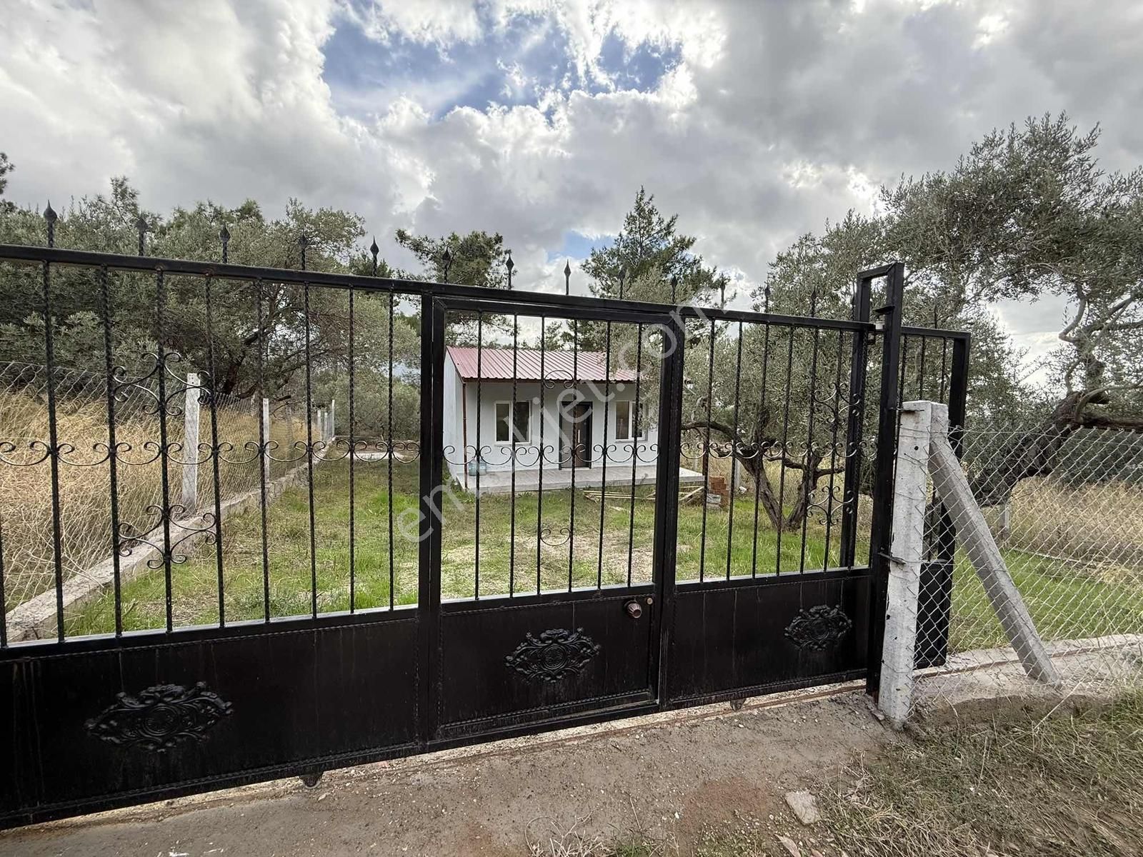 Novas Gayrimenkul'den Dereköy'de Satılık İçinde Ev Olan Arsa - Görsel 19