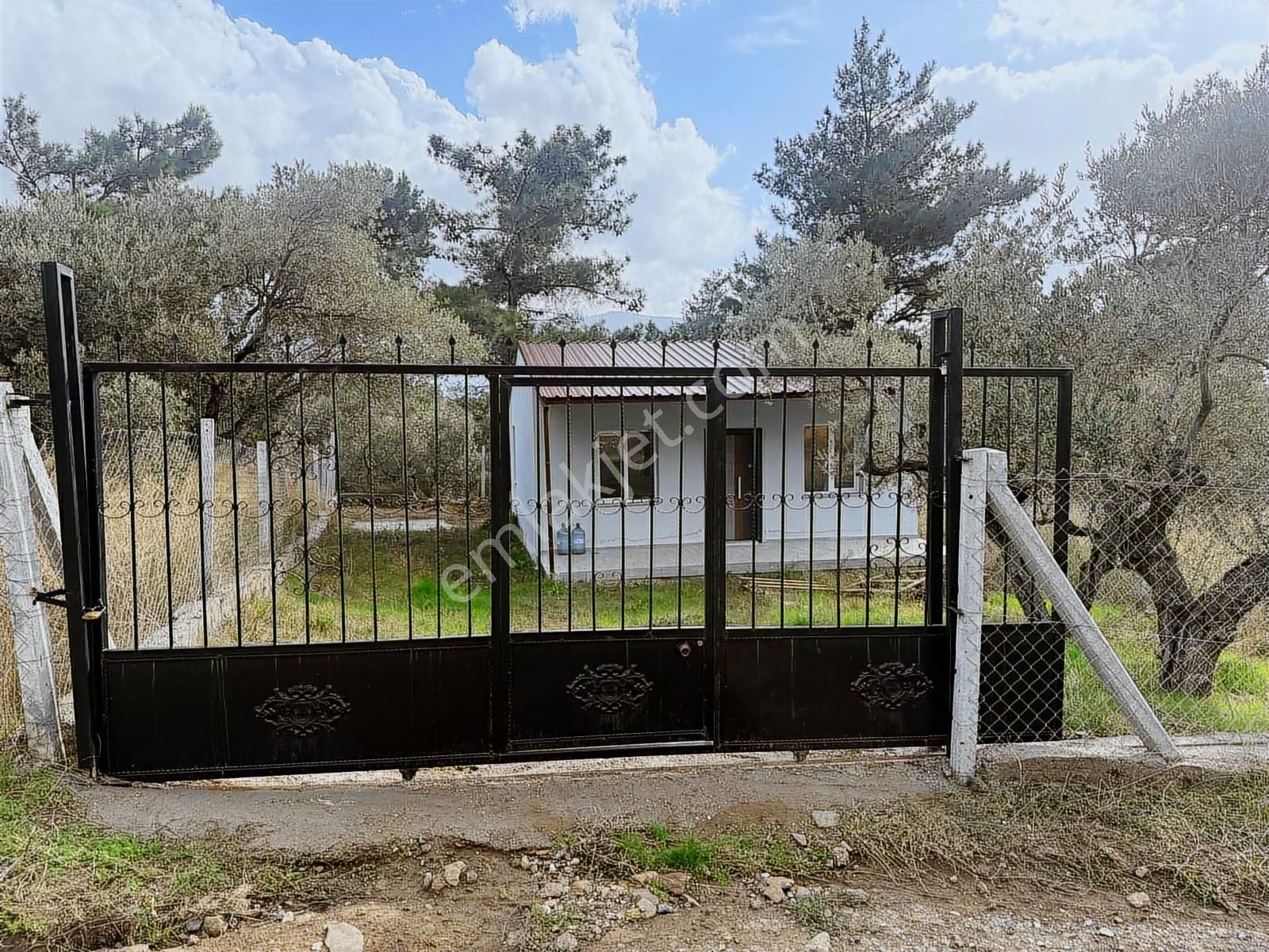 Novas Gayrimenkul'den Dereköy'de Satılık İçinde Ev Olan Arsa - Görsel 15