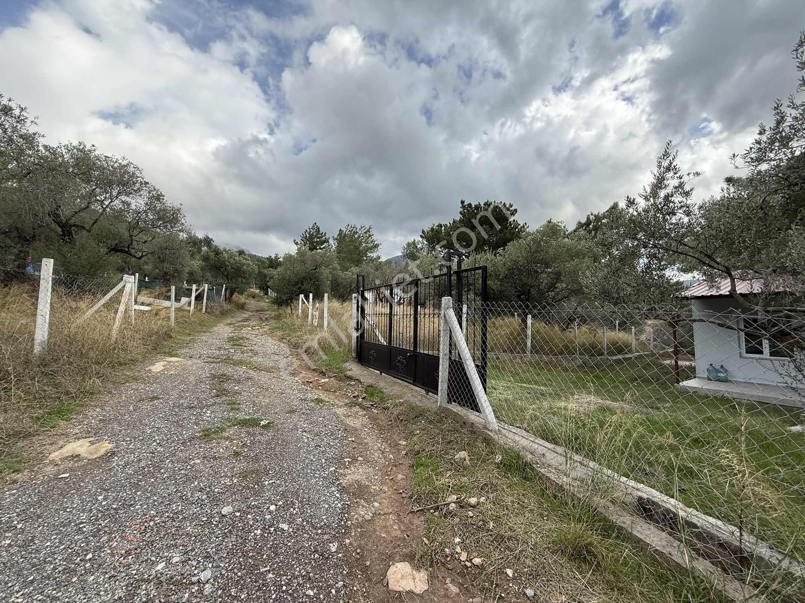 Novas Gayrimenkul'den Dereköy'de Satılık İçinde Ev Olan Arsa - Görsel 21