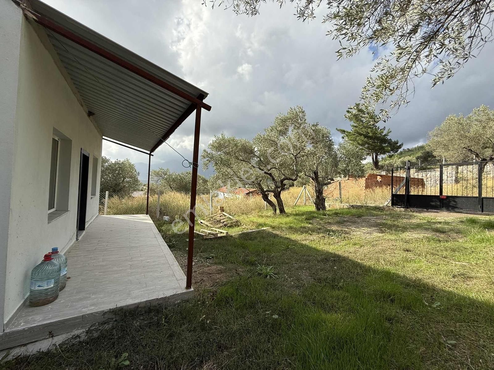 Novas Gayrimenkul'den Dereköy'de Satılık İçinde Ev Olan Arsa - Görsel 17