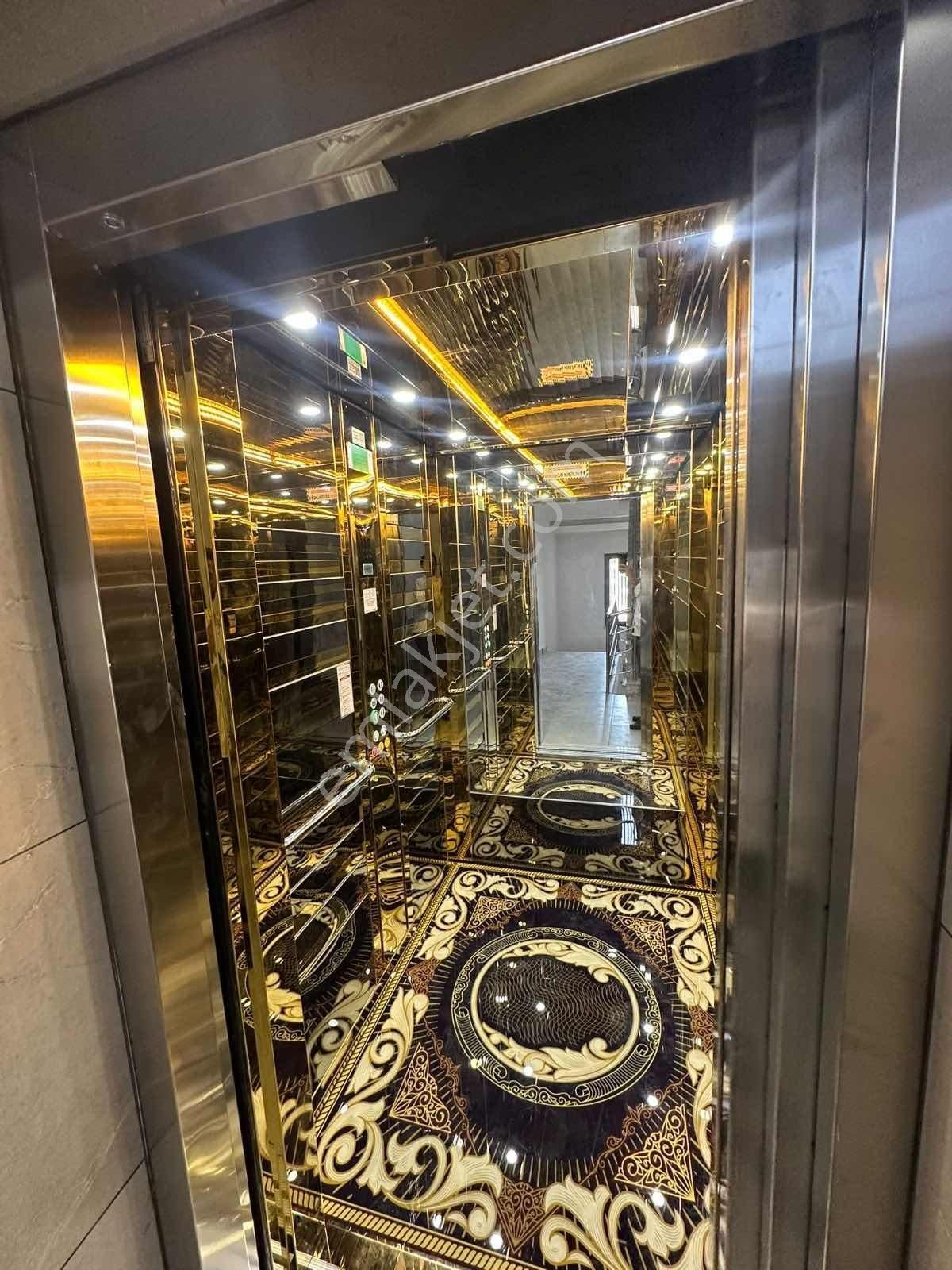 Satılık Aydogmuş Mahallesinde Ultra Lüks 2+1 Ebeveyn Banyolu - Görsel 14