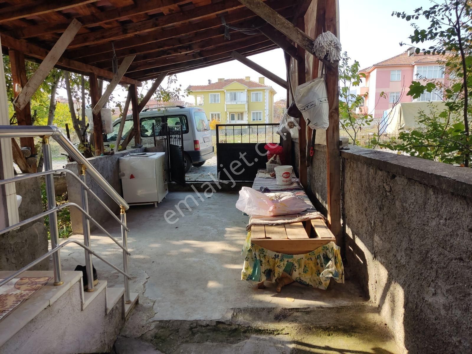 Çok Güzel Konumda Takasa Açık Tripleks Müstakil Ev - Görsel 33