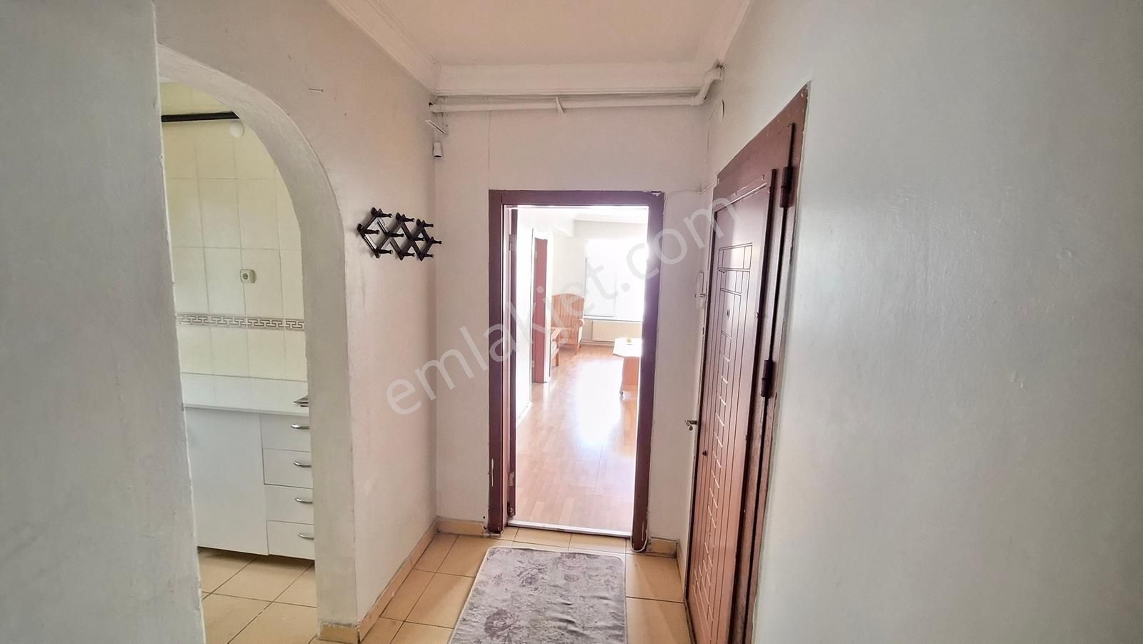 Abidin Paşada Kısmen Eşyalı Abonelikleri Açık 2+1 Kiralık Daire - Görsel 8
