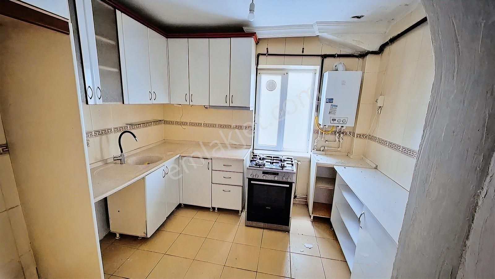 Abidin Paşada Kısmen Eşyalı Abonelikleri Açık 2+1 Kiralık Daire - Görsel 5