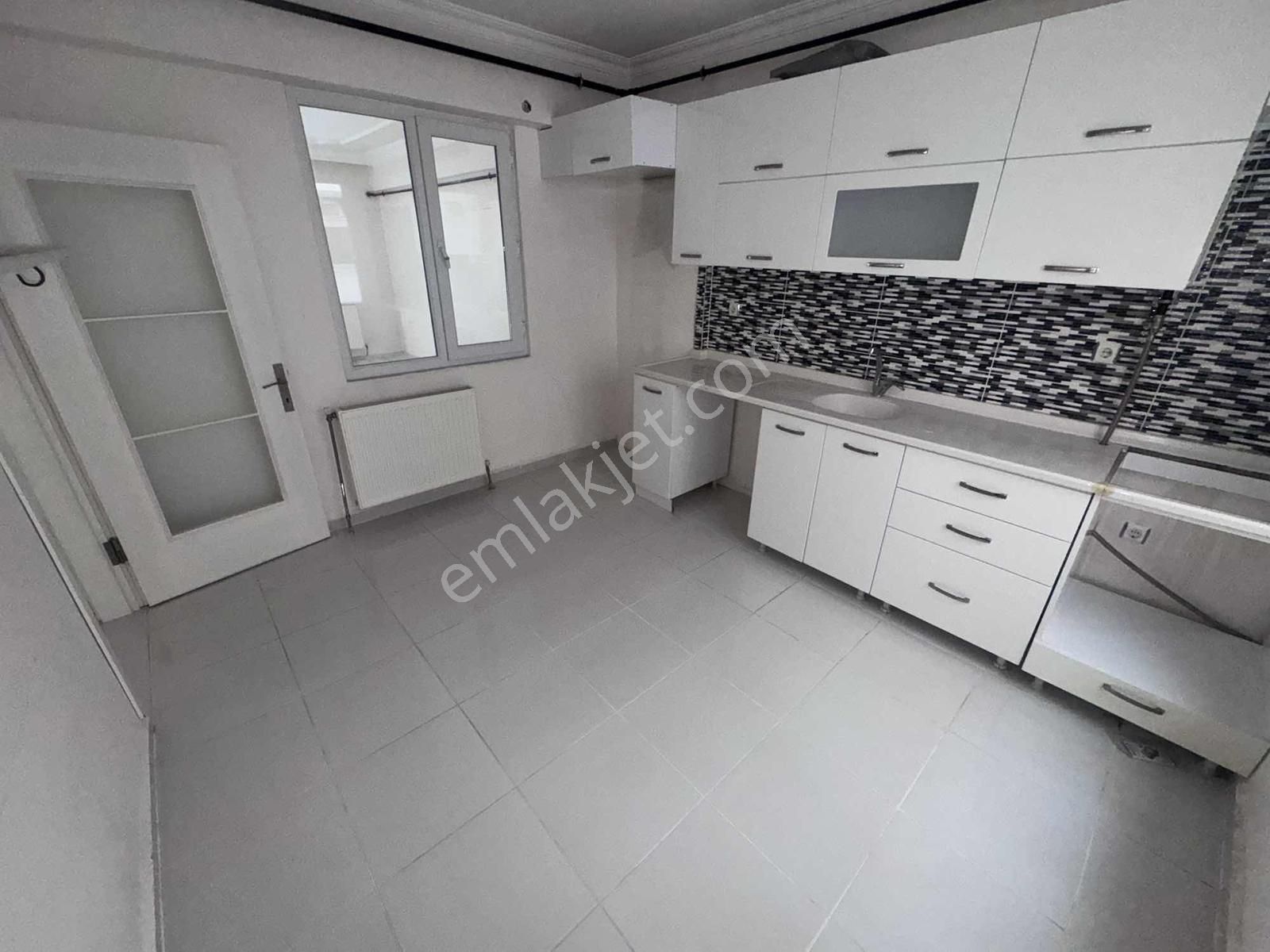 Merkezi Konumda Asansörlü Genç Binada Kombili 2+1 - Görsel 22