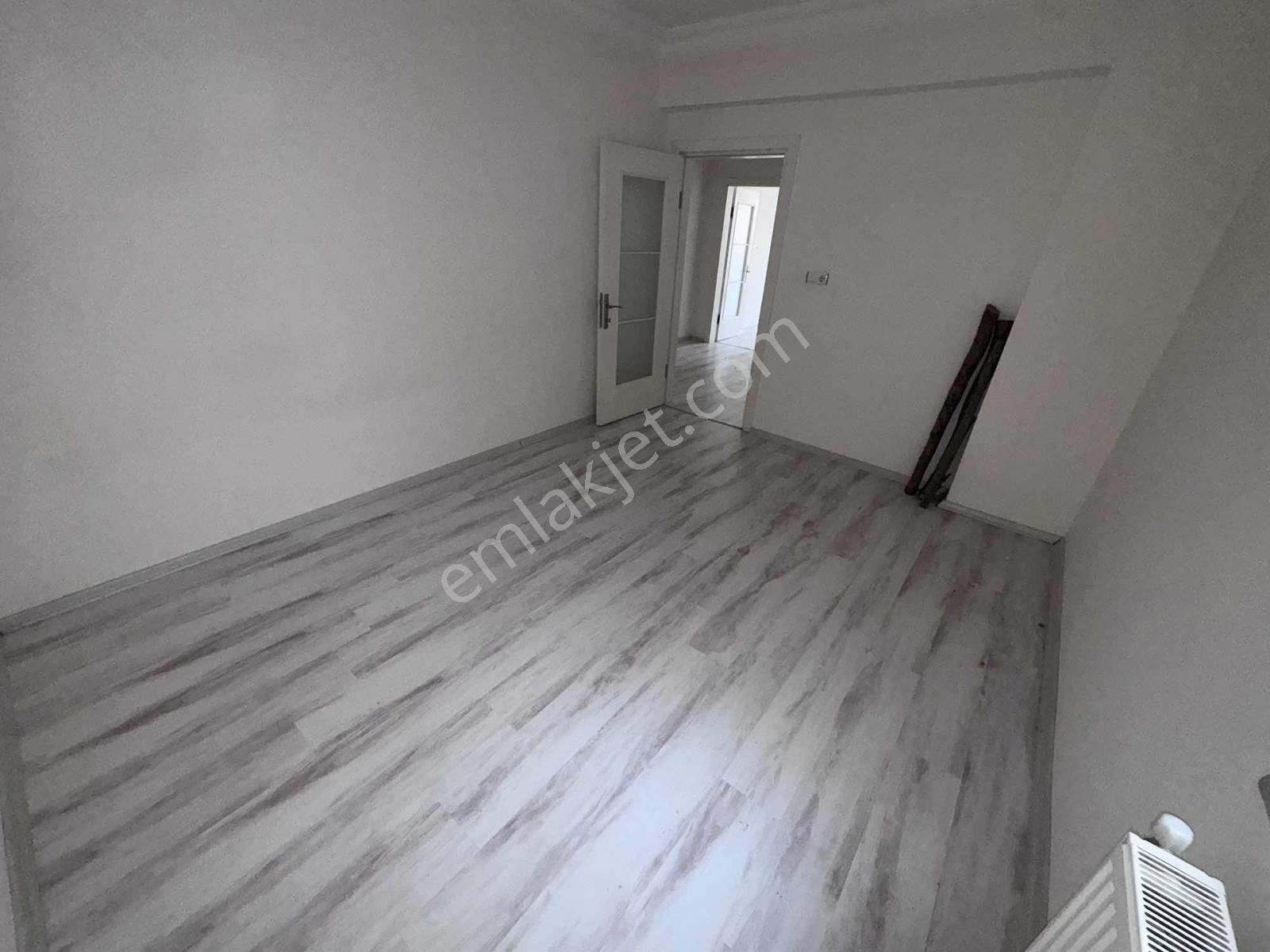 Merkezi Konumda Asansörlü Genç Binada Kombili 2+1 - Görsel 32