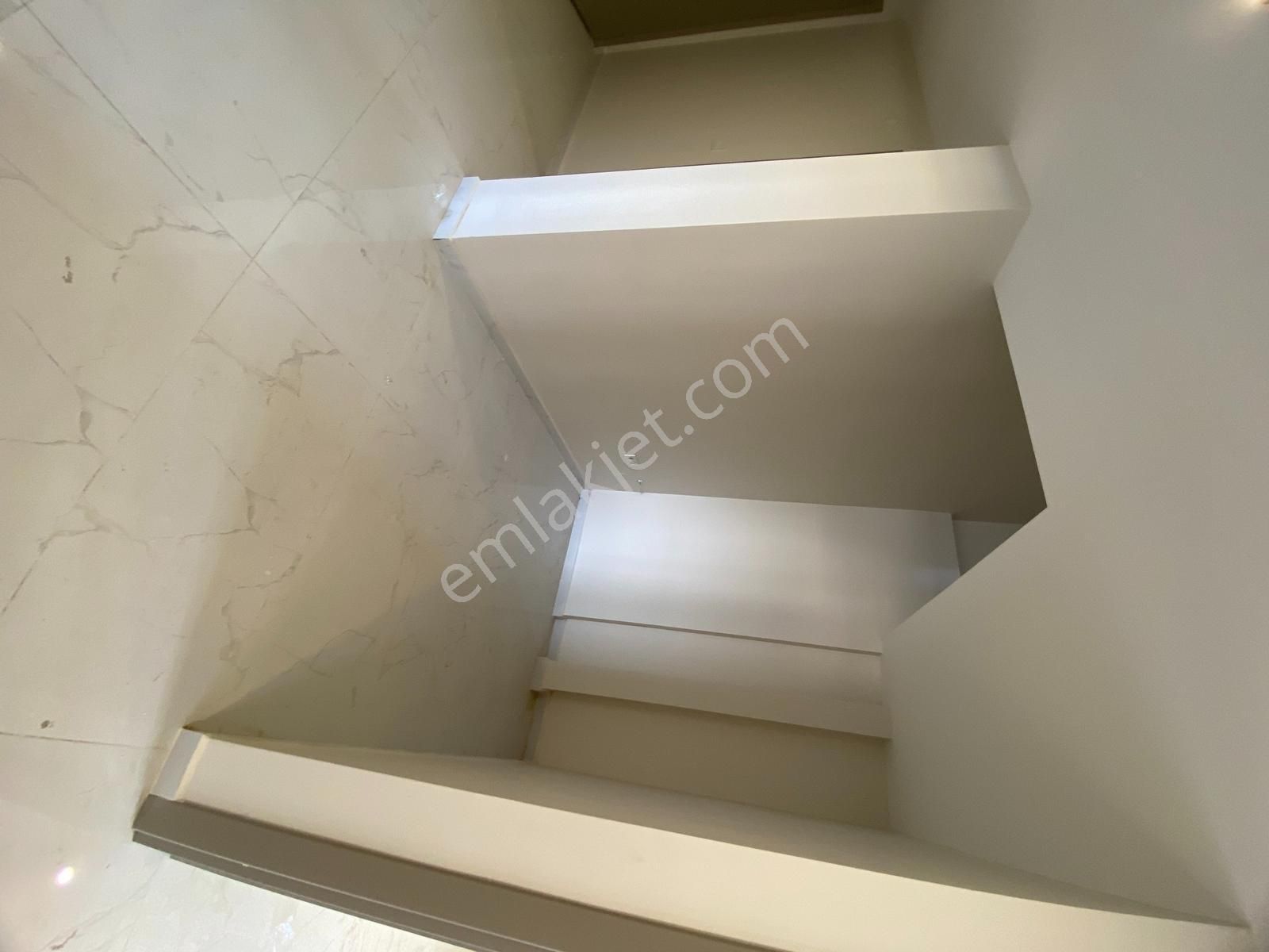 Lidya Emlak'tan Merkezin Kalbinde 5+2 225m2 Otoparklı Dublex - Görsel 14