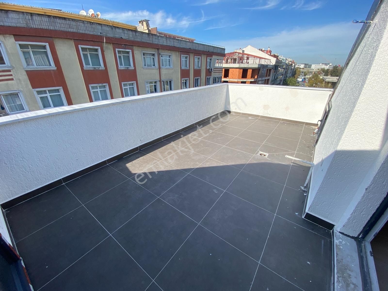 Lidya Emlak'tan Merkezin Kalbinde 5+2 225m2 Otoparklı Dublex - Görsel 3