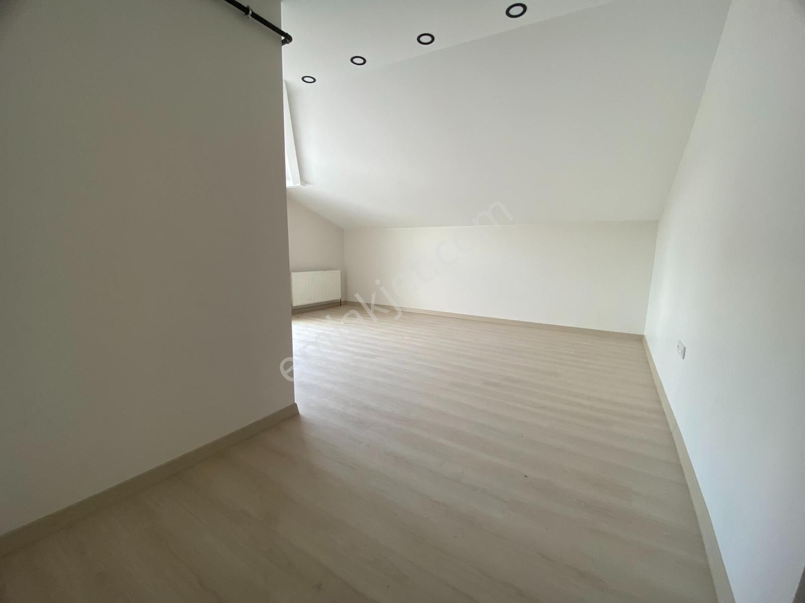 Lidya Emlak'tan Merkezin Kalbinde 5+2 225m2 Otoparklı Dublex - Görsel 31