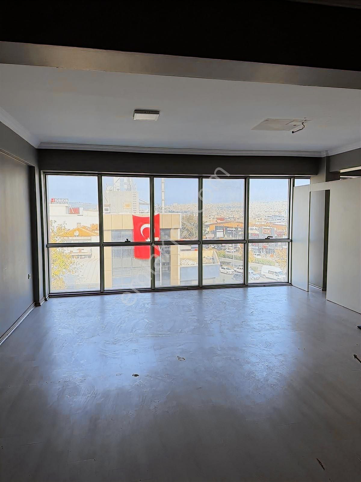 Karabağlar Merkezi Konumda 45 M2 Kiralık Ofis - Görsel 2