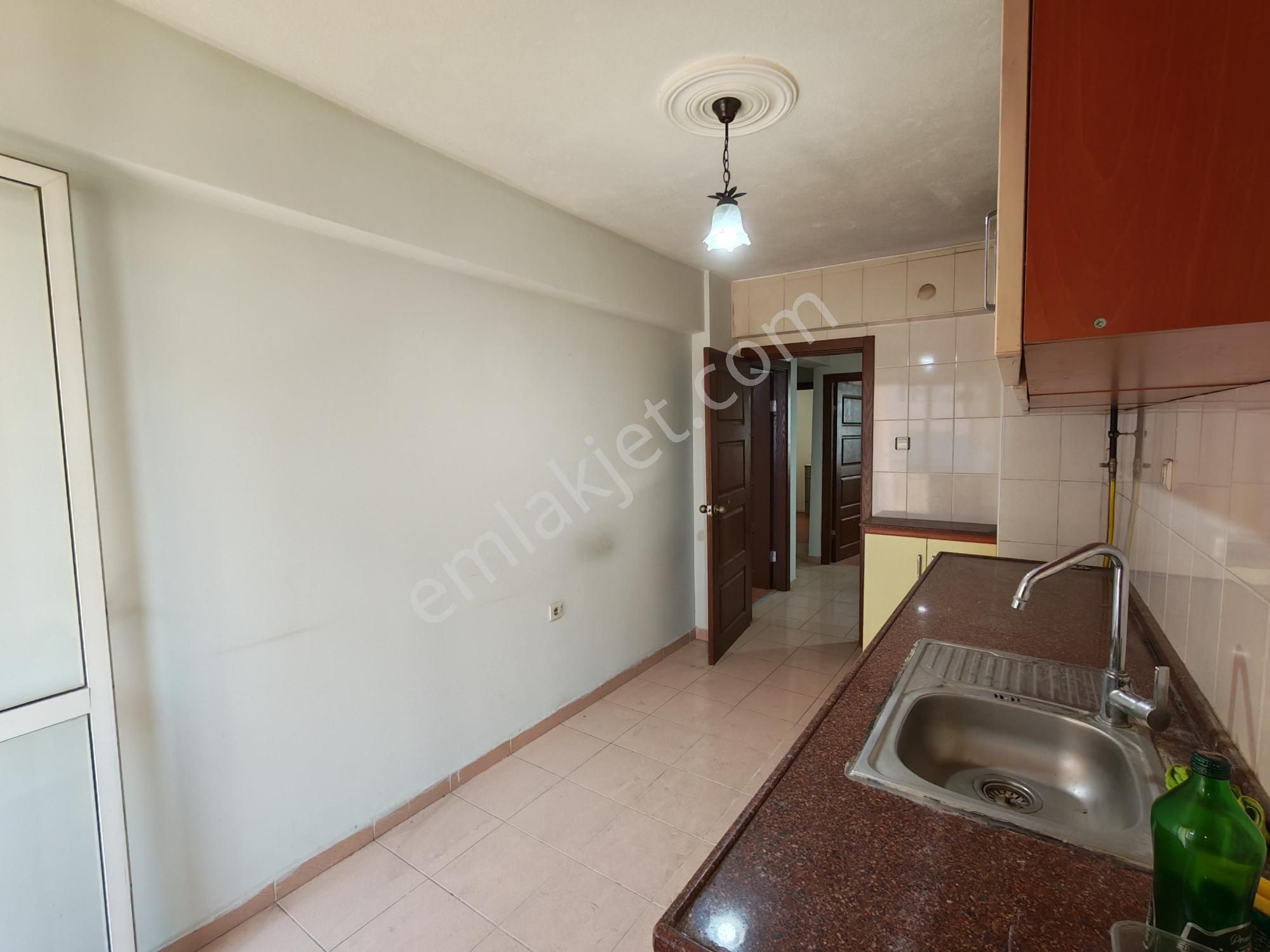 Şemikler'de Merkezi Konumda Geniş 3+1 Satılık Daire - Görsel 24