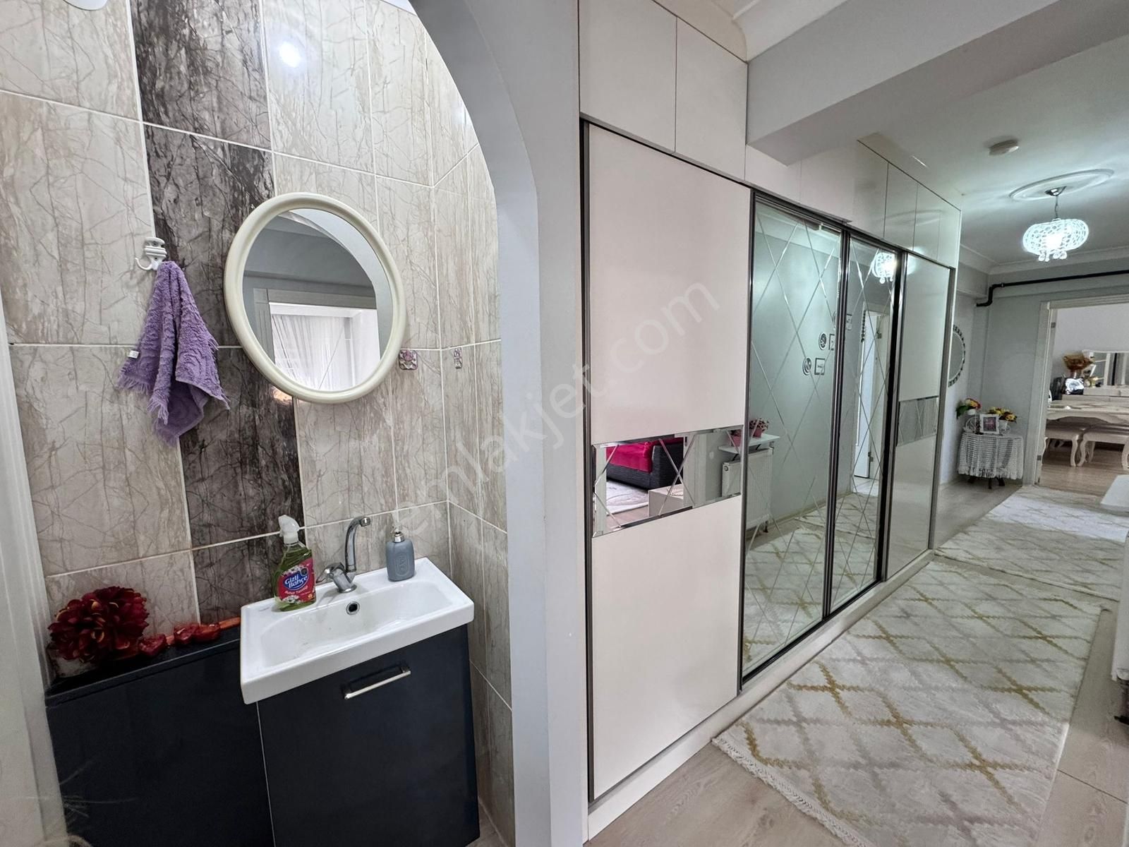 Yılmazer'den Ana Cadde Üzerinde Masrafsz 3+1 Arakat İskanlı Acil - Görsel 6