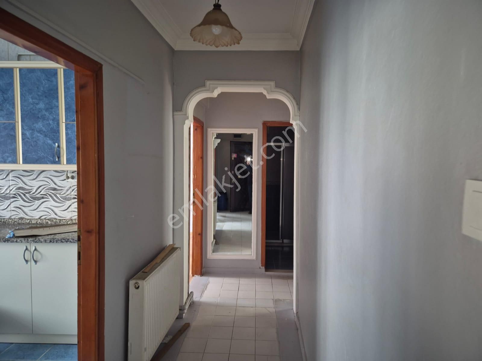 Reşadiye Mahallesi Kiralık 2+1 Ara Kat Daire - Görsel 4