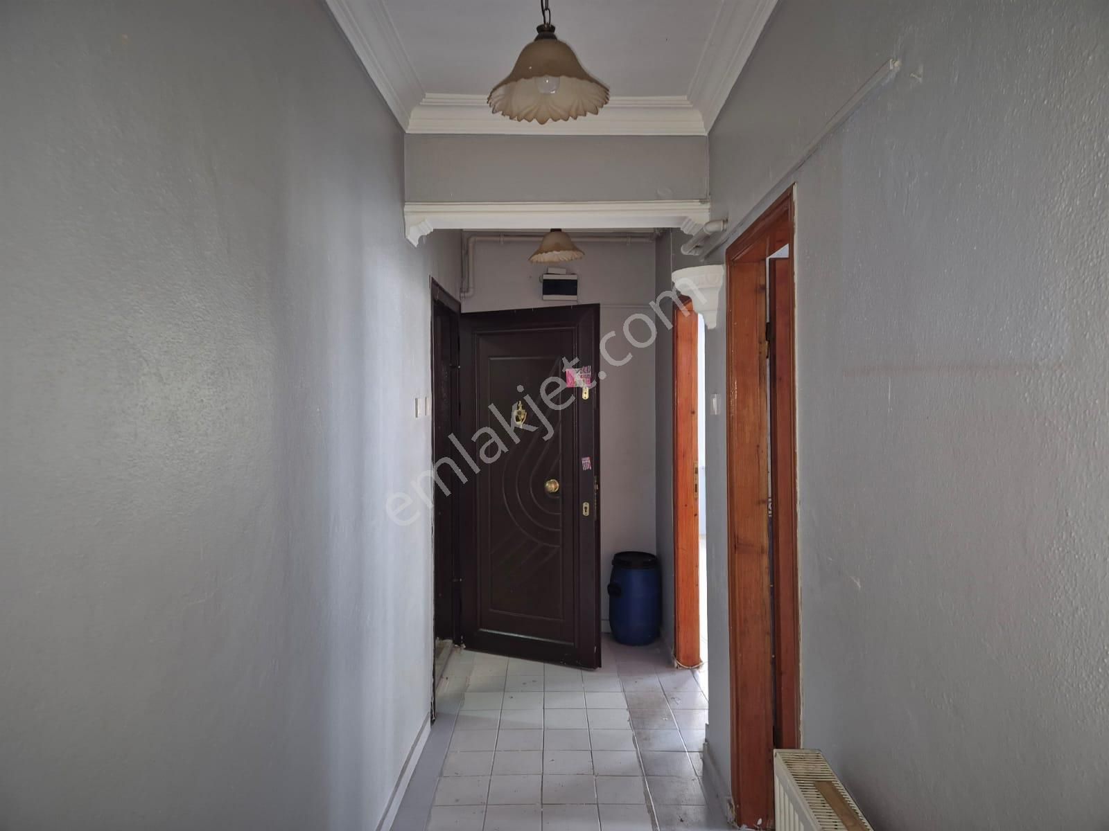 Reşadiye Mahallesi Kiralık 2+1 Ara Kat Daire - Görsel 5