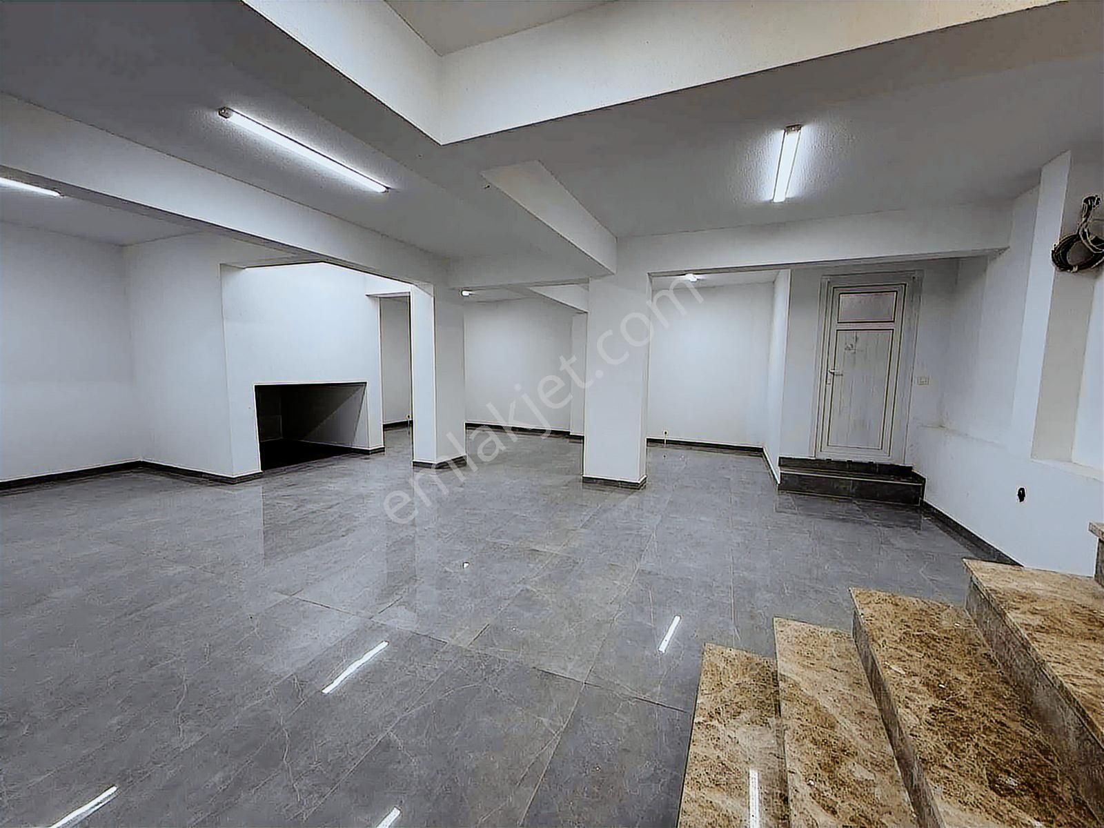 Yüzyıl Mahallesinde Toplu Ulaşıma Yakın Geniş Cepheli Dükkan - Görsel 6