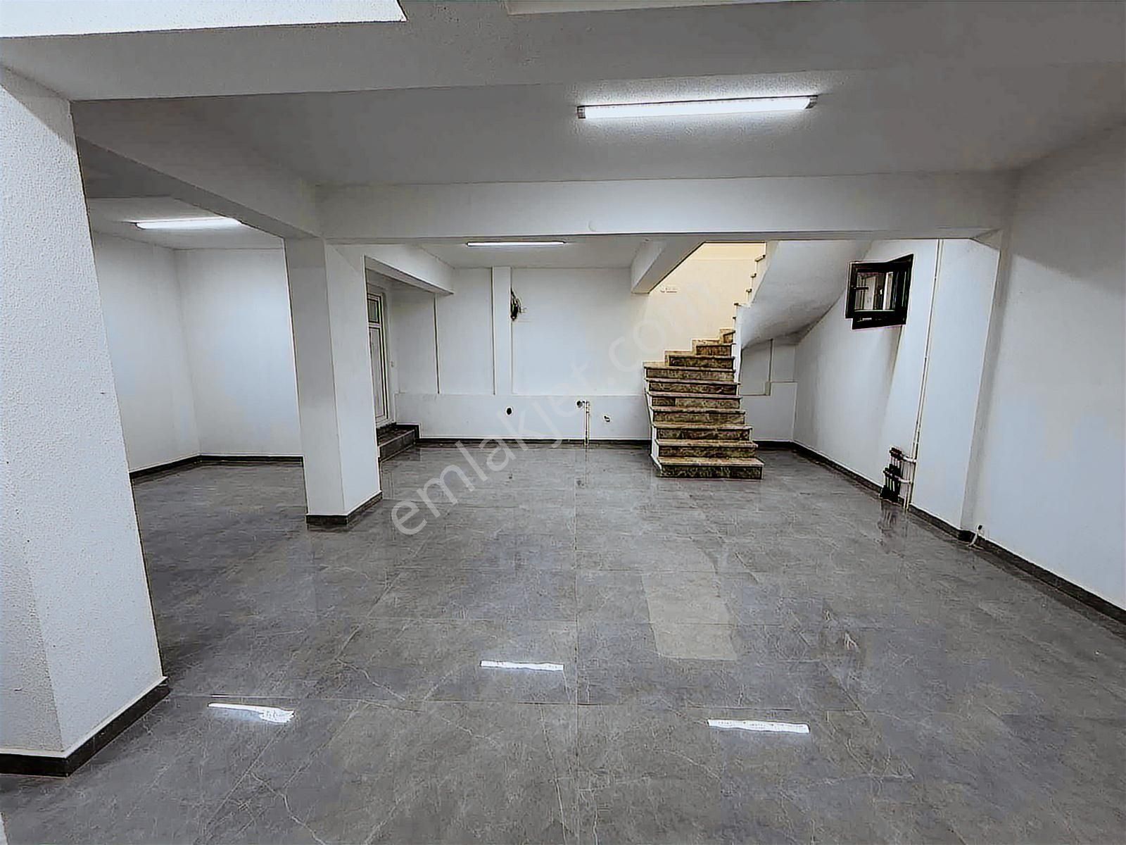 Yüzyıl Mahallesinde Toplu Ulaşıma Yakın Geniş Cepheli Dükkan - Görsel 12