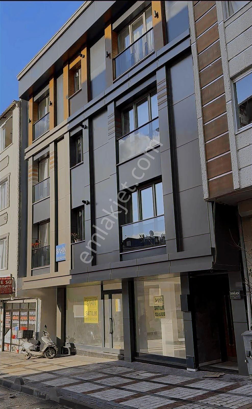 Yüzyıl Mahallesinde Toplu Ulaşıma Yakın Geniş Cepheli Dükkan - Görsel 4