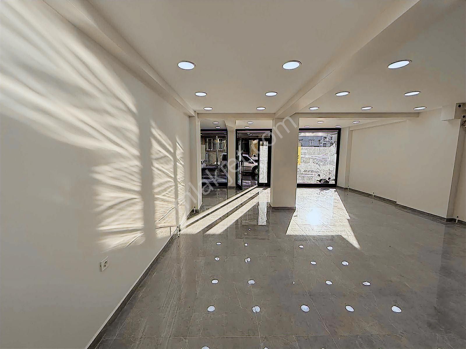 Yüzyıl Mahallesinde Toplu Ulaşıma Yakın Geniş Cepheli Dükkan - Görsel 14