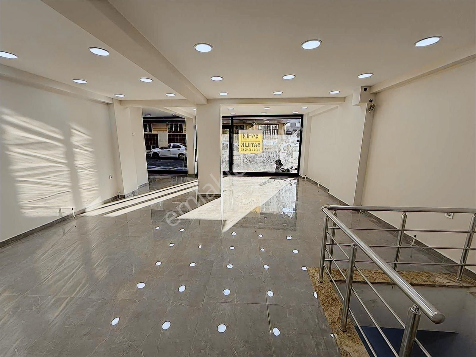 Yüzyıl Mahallesinde Toplu Ulaşıma Yakın Geniş Cepheli Dükkan - Görsel 7