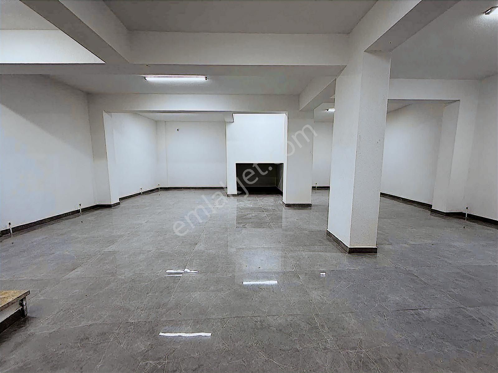 Yüzyıl Mahallesinde Toplu Ulaşıma Yakın Geniş Cepheli Dükkan - Görsel 10