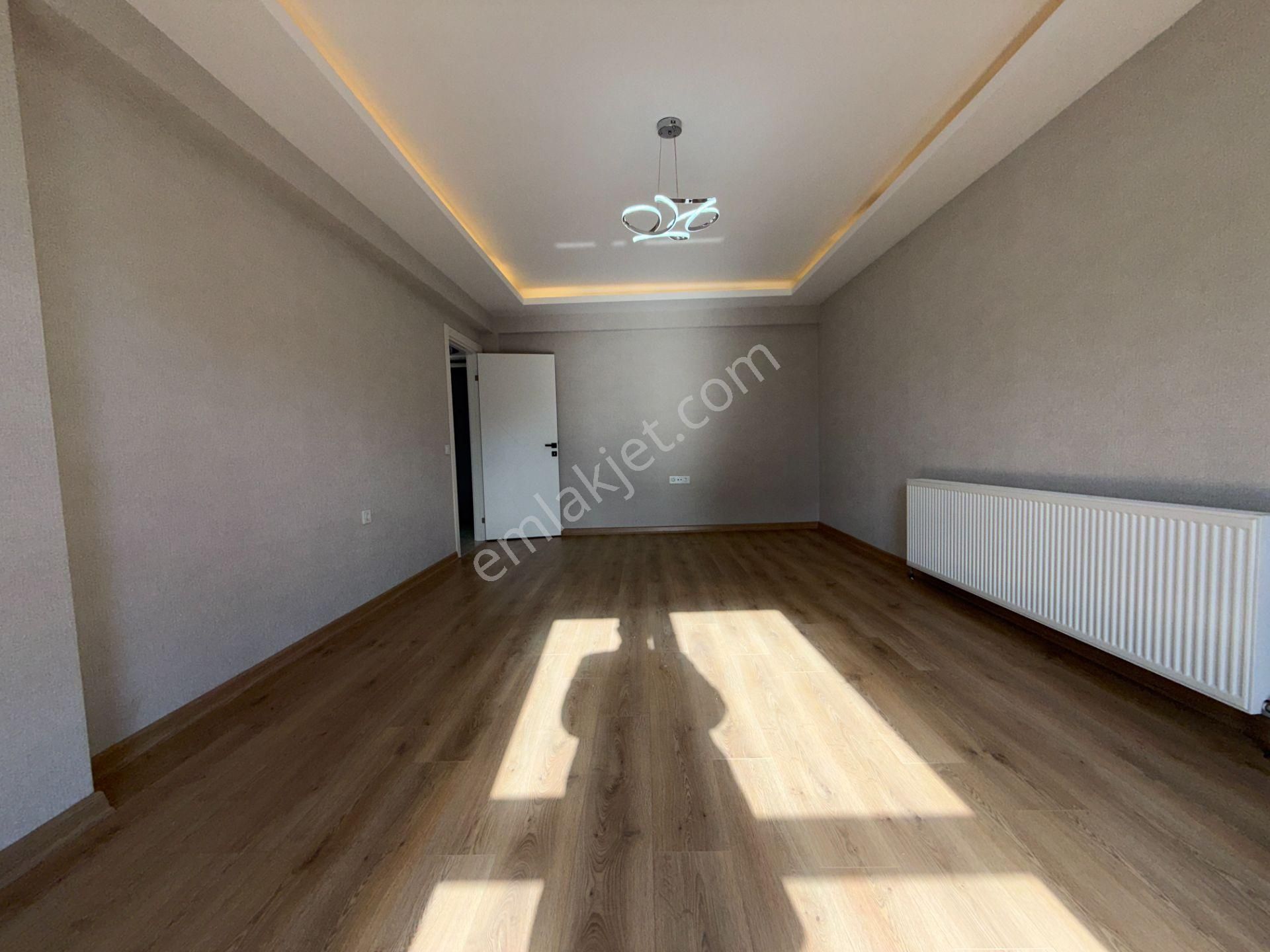 Ufuk Kılıç Emlak'tan Şık Tasarımlı K.otoparklı G.cephe 2+1 Lüx Daire - Görsel 12