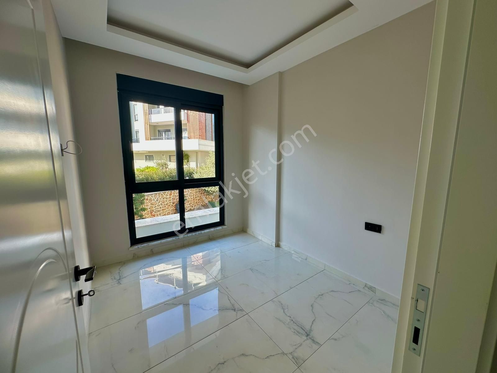 Fırsat Ucuz Daire 1+1 Boş Alanyada Obada Fırsat Ucuz Daire - Görsel 4