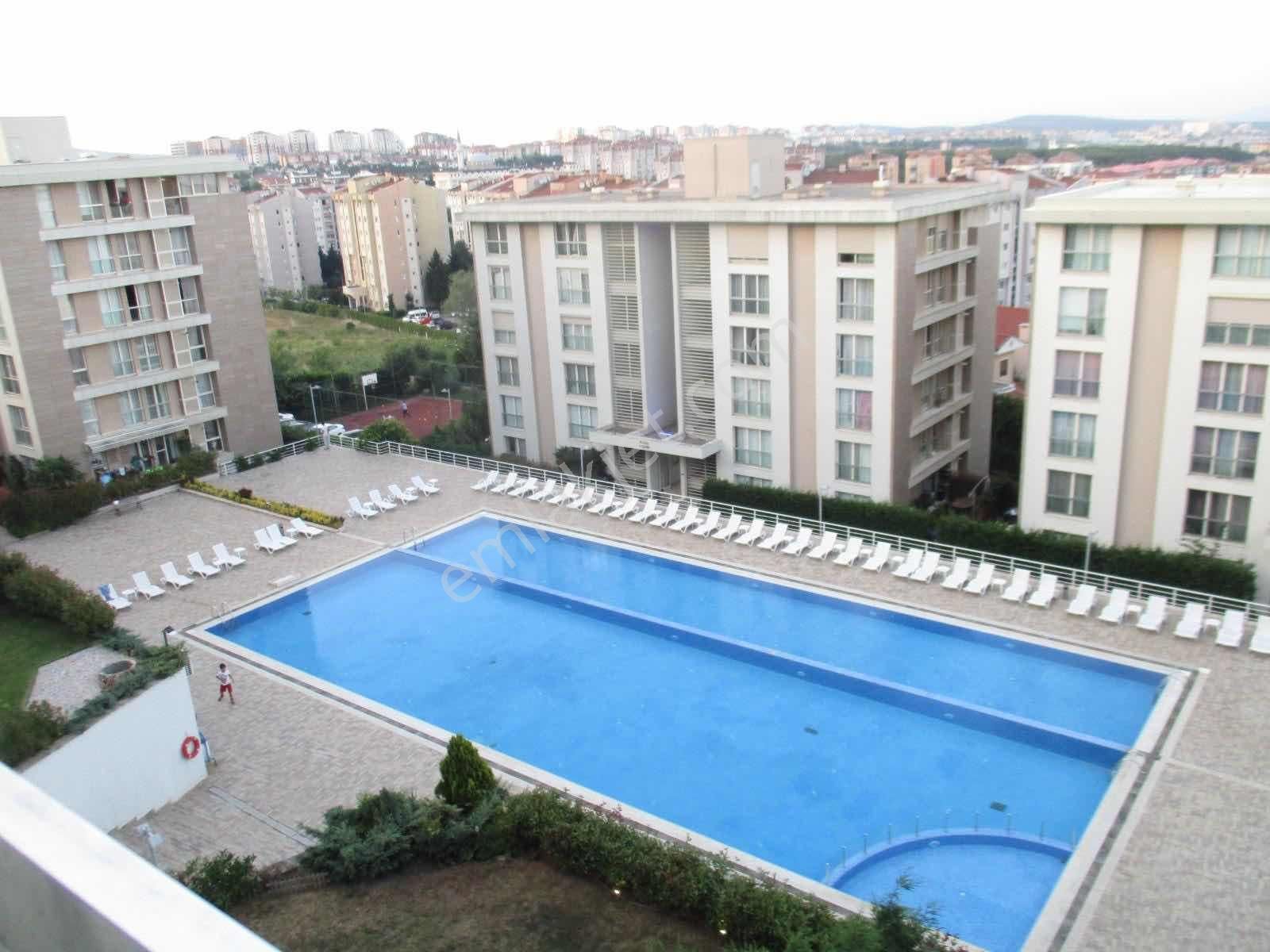 Tayman'dan Crystal Park Evlerinde Satılık Eşyalı 1+1