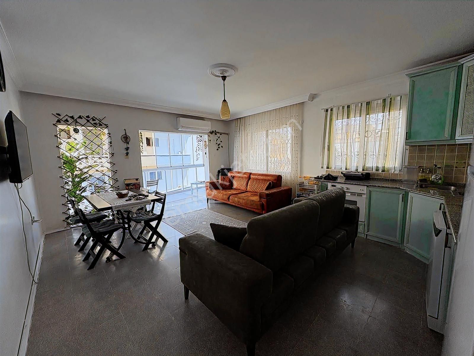 Deniz Manzaralı Merkezde 2+1 Kısmi Eşyalı Satılık Daire - Görsel 3