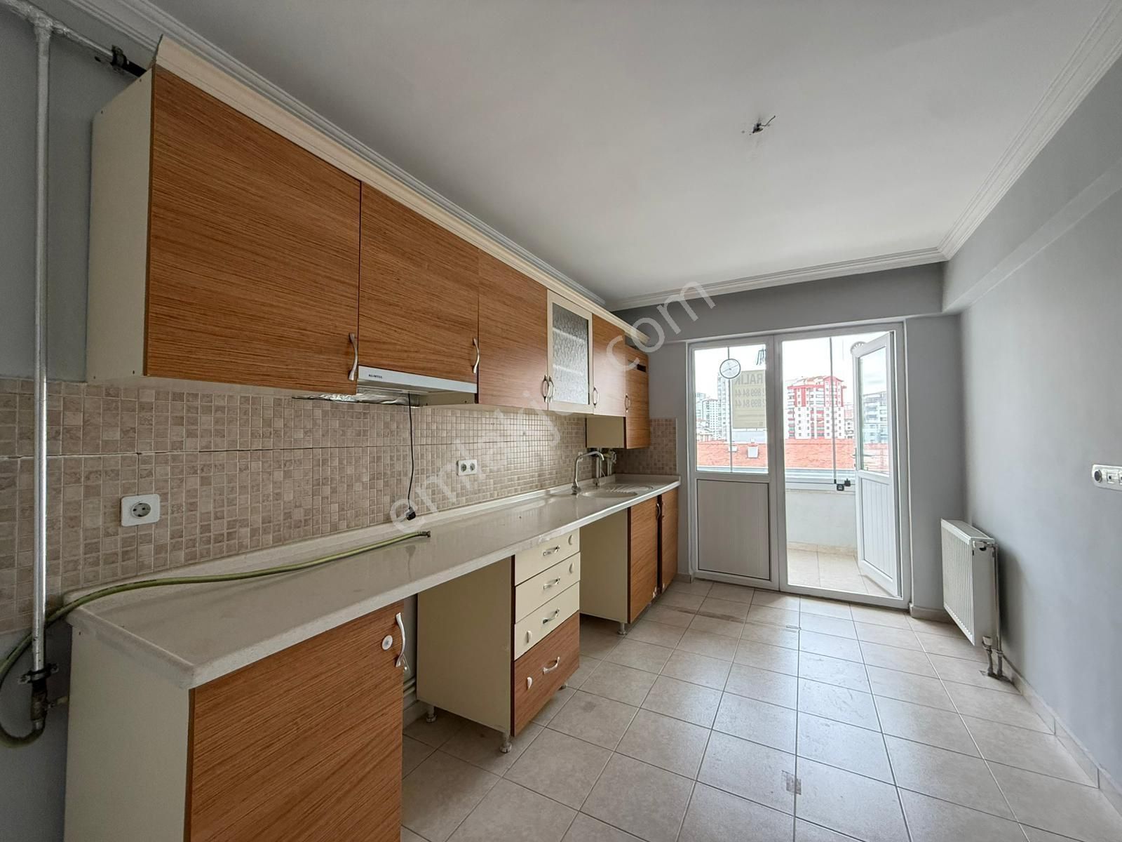 Lüxova'dan Avcılar Da Site İçerisinde Güney Cephe Kiralık Daire