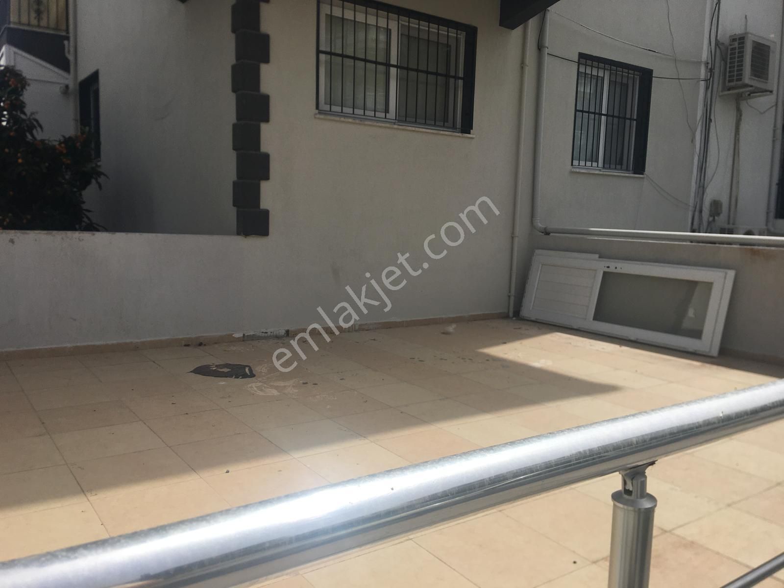 Bornova Atatürk Mahallesi'nde Merkezi Konumda 1+1 Kiralık Daire - Görsel 6