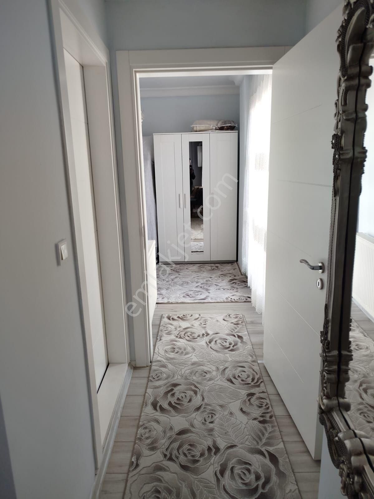 Buca Üçkuyular Meydan Yanı - 8 Yıllık Genç Binada Lüks 1+1 - Görsel 9