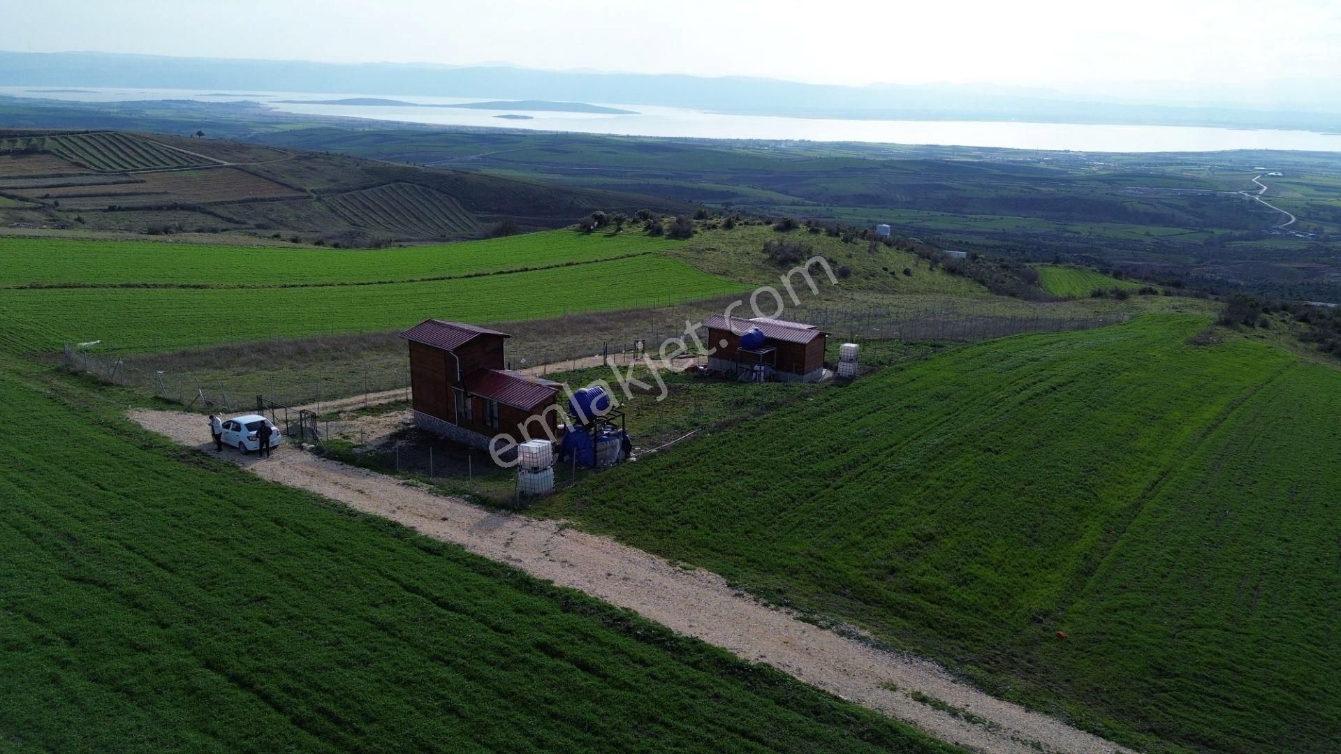 Akbey Gayrimenkul'den Subaşı Mah. Muhteşem Göl Manzaralı Bahçeler - Görsel 18
