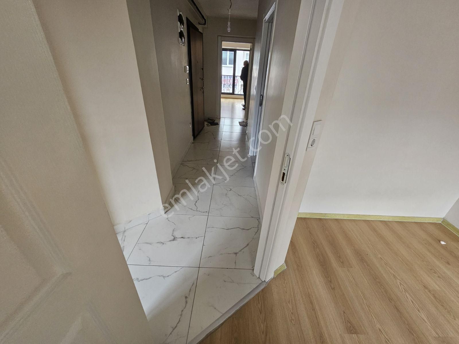 Kocamustafapaşa 85mk 3+1 Asansörlü Yeni Bina Çift Cephe 50.000tl - Görsel 2