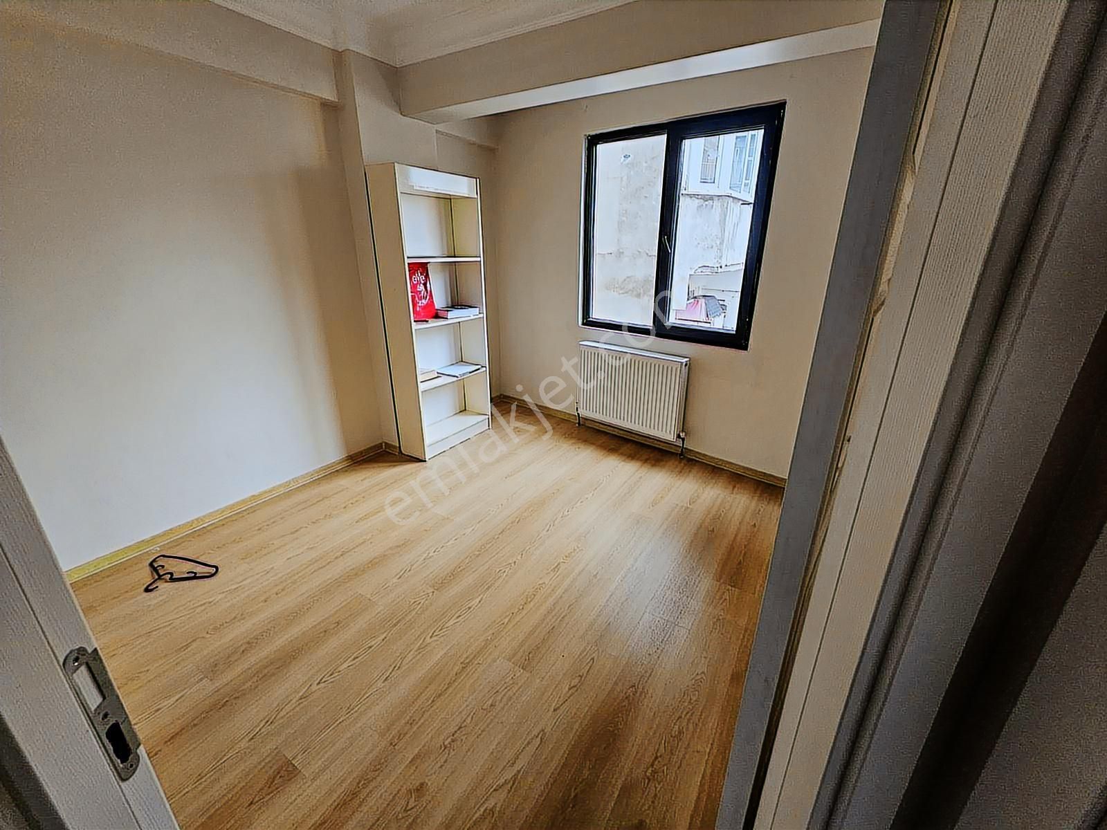 Kocamustafapaşa 85mk 3+1 Asansörlü Yeni Bina Çift Cephe 50.000tl - Görsel 13