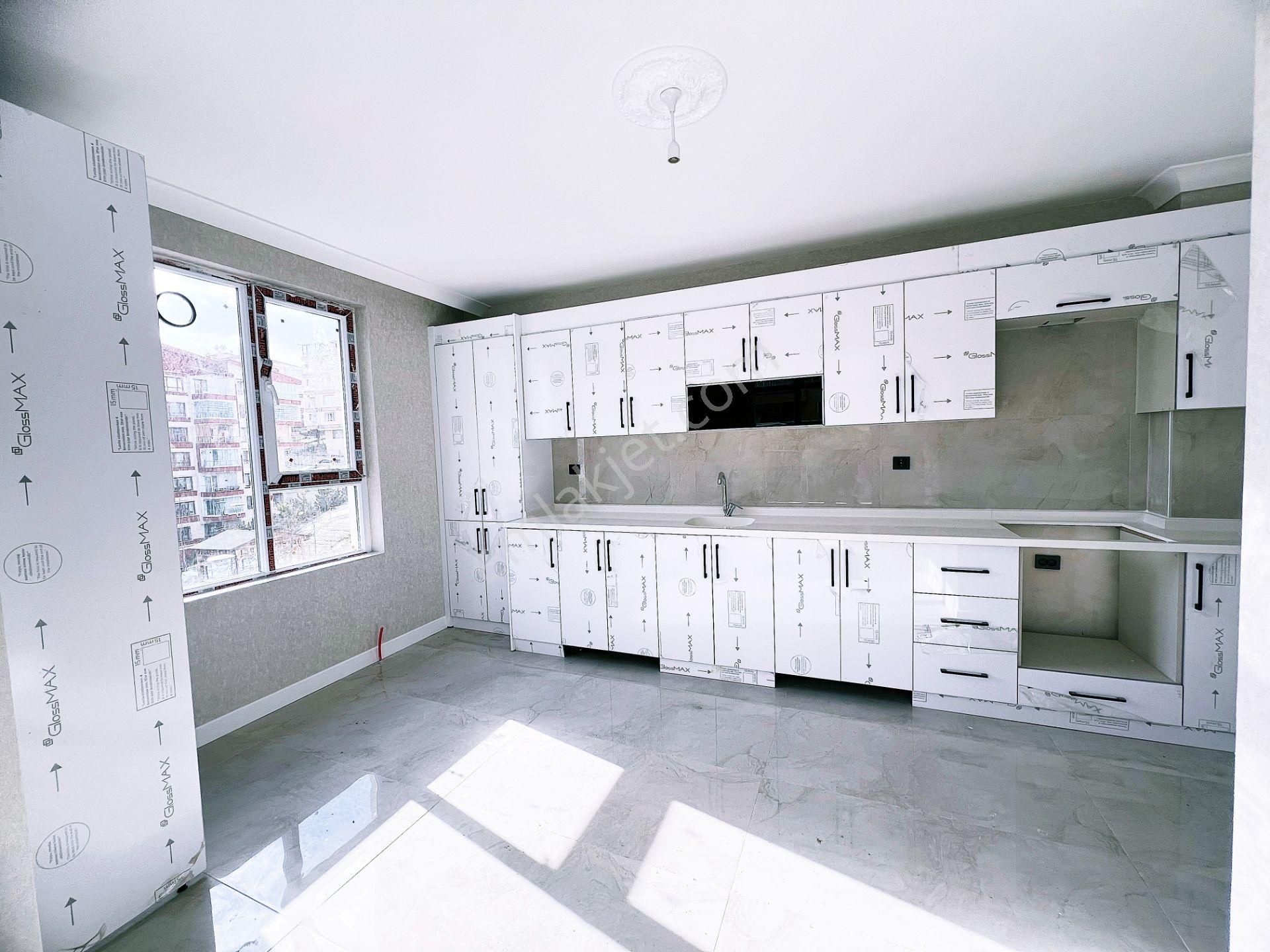 Cihandan Şehitkubilay Da Estergon Cadde Yakını Satlık Sıfır 3+1 - Görsel 7