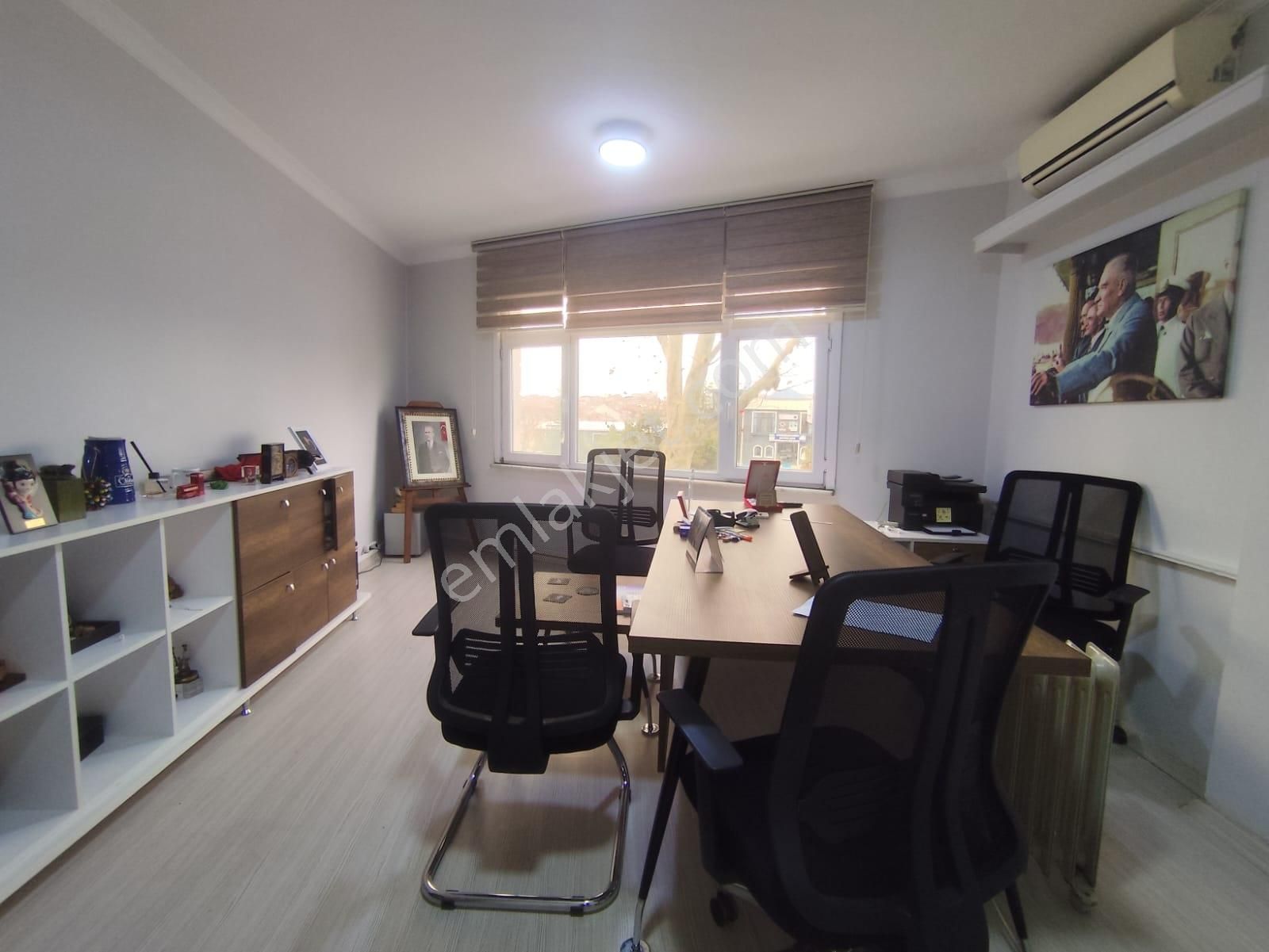 Azmir'den Satılık Vergi Dairesi Karşısı Geniş Ofis For Sale للبي - Görsel 15