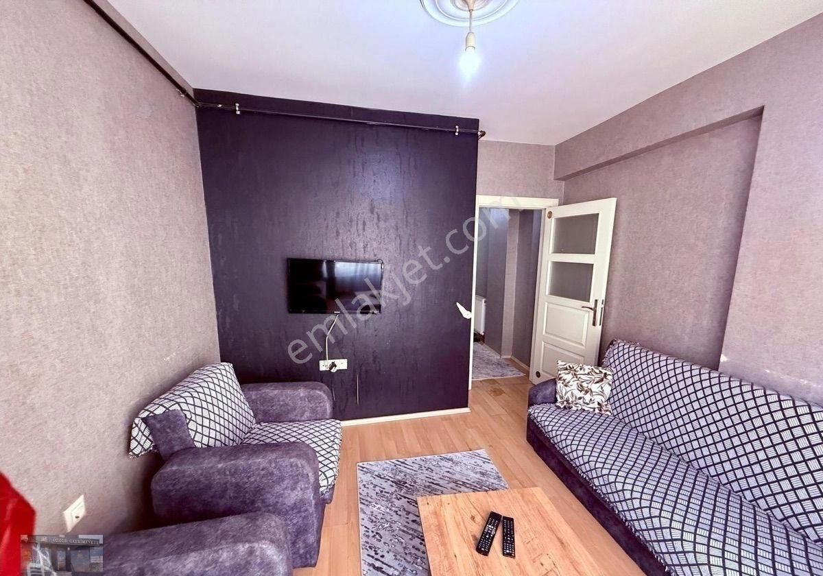 Özgür Gayrimenkulden Cumhuriye Mah Satılık 1+1 Daire