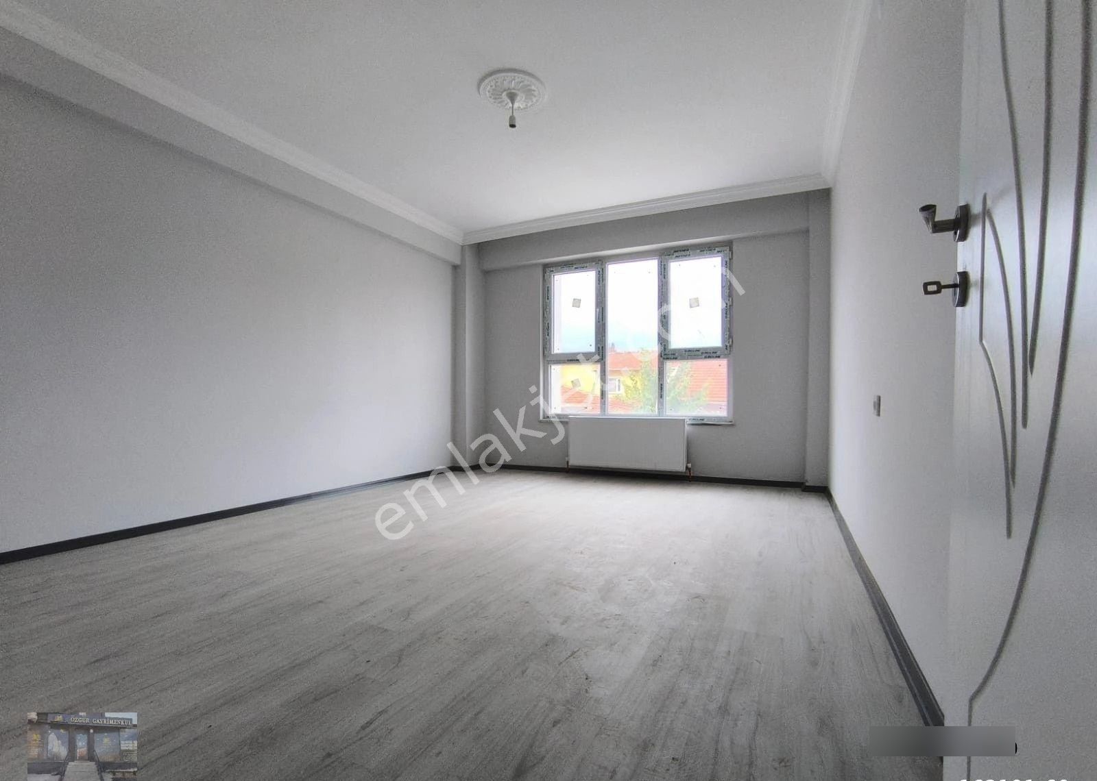 Özgür Emlak Gayrimenkul'den Esentepe'de Satılık 3+1 Daire